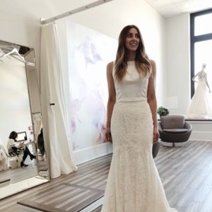 Beautiful Lis Simon classic wedding top, NWT !